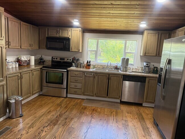 Building Photo - 24600 Oak Hollow Blvd