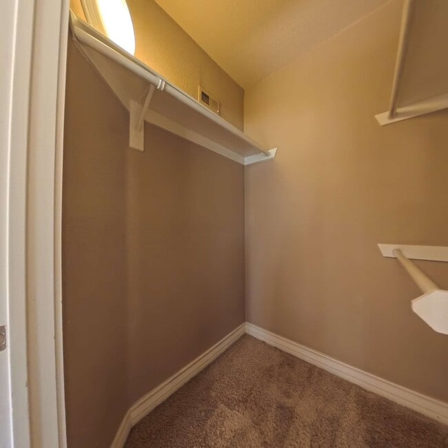 Building Photo - Luxury Mid-Rise | Guard Gated | Underground Garage Area | Resort Style Amenities