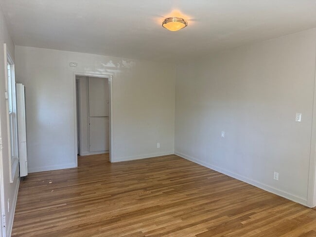 Building Photo - 1313 Douglas St