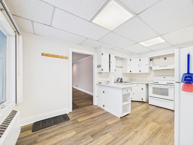 Building Photo - 820 Smythe St