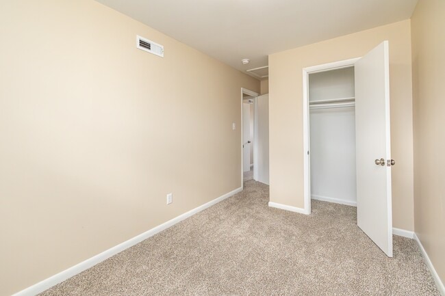 Building Photo - 3945 Starboard Rd