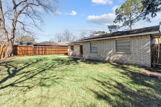 Building Photo - 2127 Union Mill Rd