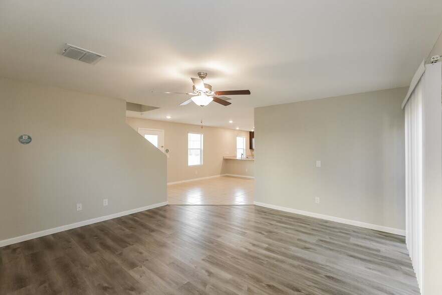 Building Photo - 8039 W Agora Ln