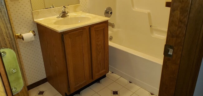 Building Photo - 3 bd, 2 ba E Columbia, Sunrise Estates, ne...