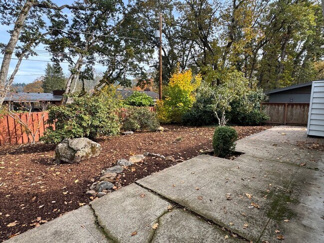 Building Photo - Great 3-Bedroom, 1.5-Bath Home In South Eugene!
