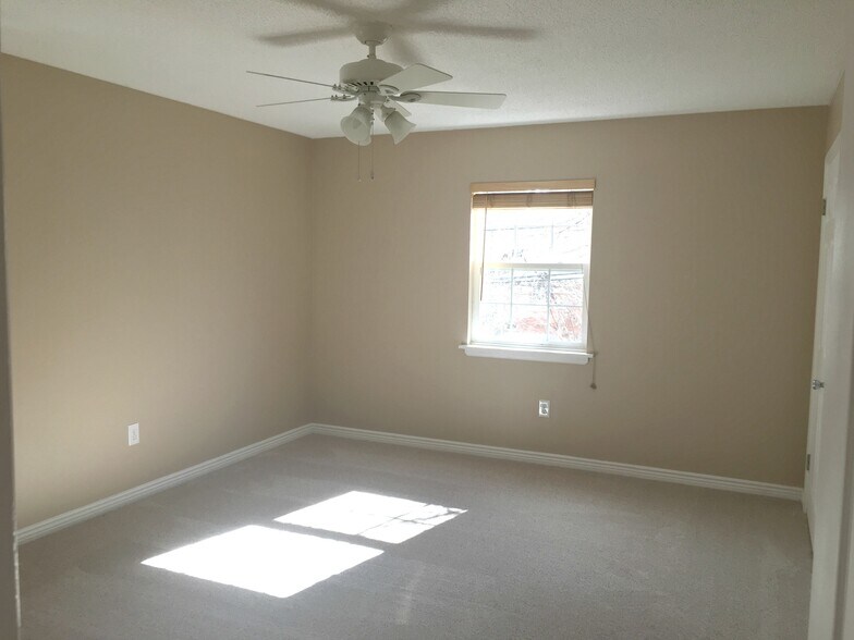 Building Photo - 3300 Madison Ave