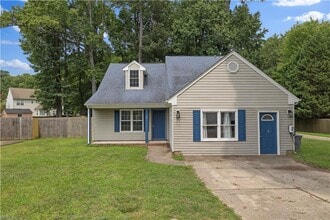 Building Photo - Spacious 4-Bedroom Home in the Heart of Ha...