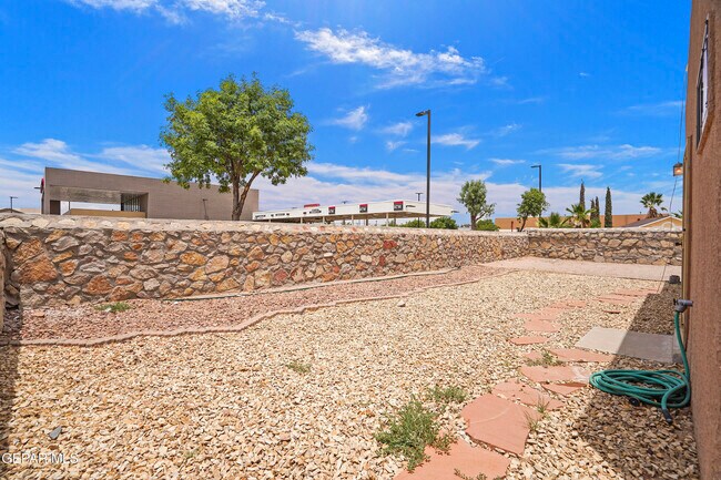 Building Photo - 3313 Tierra Espada Dr