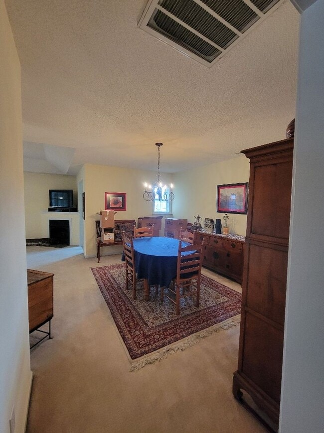 Building Photo - 2018 Heritage Ln