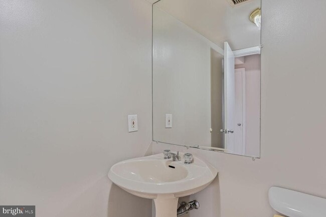 Building Photo - 5501 Seminary Rd