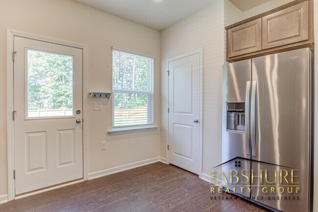 Building Photo - 2123 Water Marsh Trl