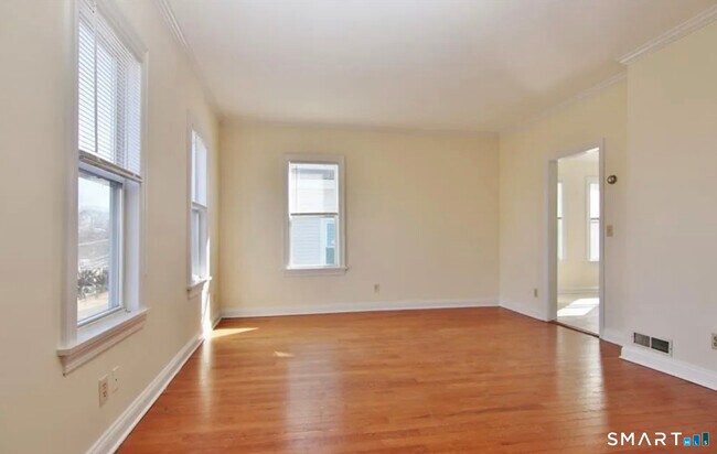 Building Photo - 16 Haviland St