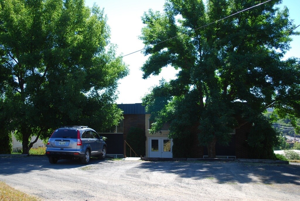 Building Photo - 225 NW Tingley St
