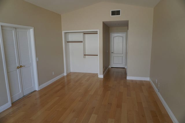 Building Photo - Beautiful 3 Bedroom 2 Bathroom Newbury Park Home! Ready for Move In!