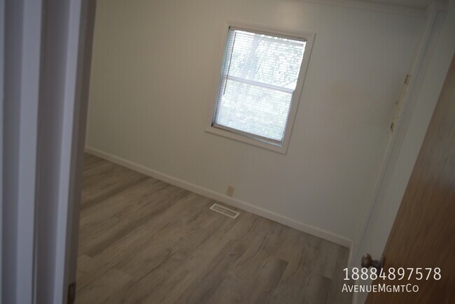 Building Photo - 715 23rd St NW