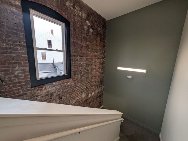 Building Photo - 22 S Main St