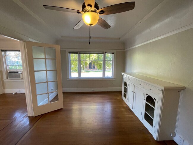 Building Photo - Charming one-bed, one-bath apartment in Midtown