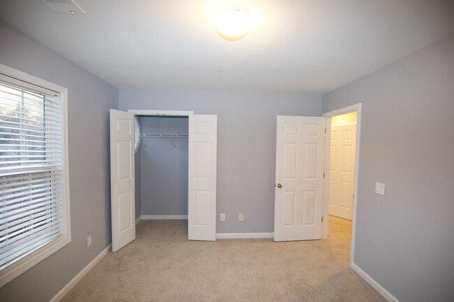 Building Photo - 7897 The Lakes Point