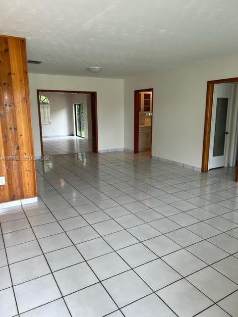 Building Photo - 5001 SW 90th Ct