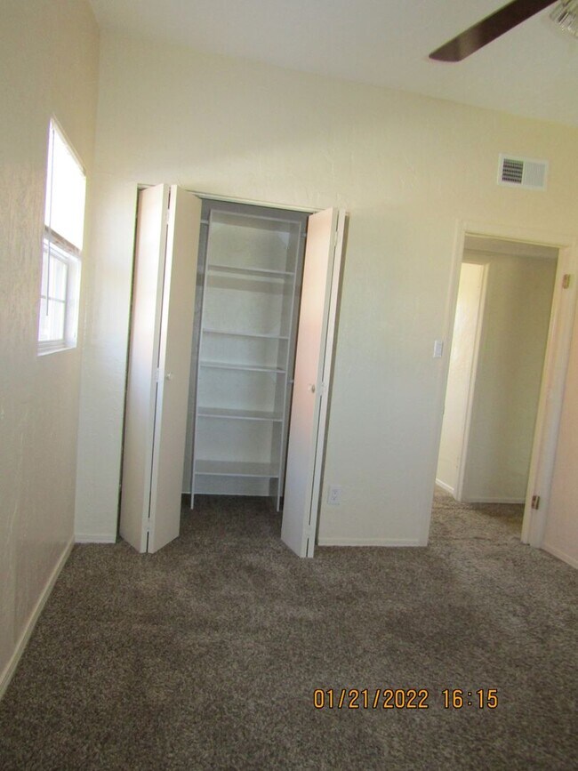 Building Photo - Very nice home located in the Gooch Area! No Pets!