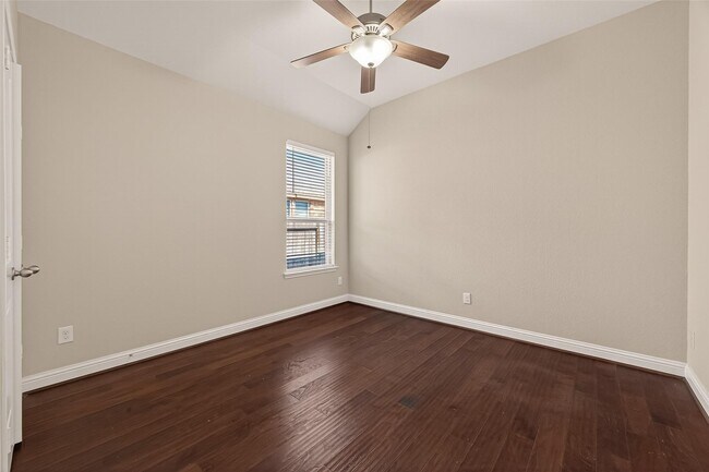 Building Photo - 107 Angel Hollow Ln