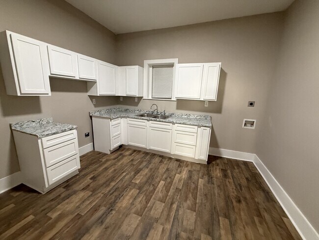 Building Photo - 741 E Trigg Ave