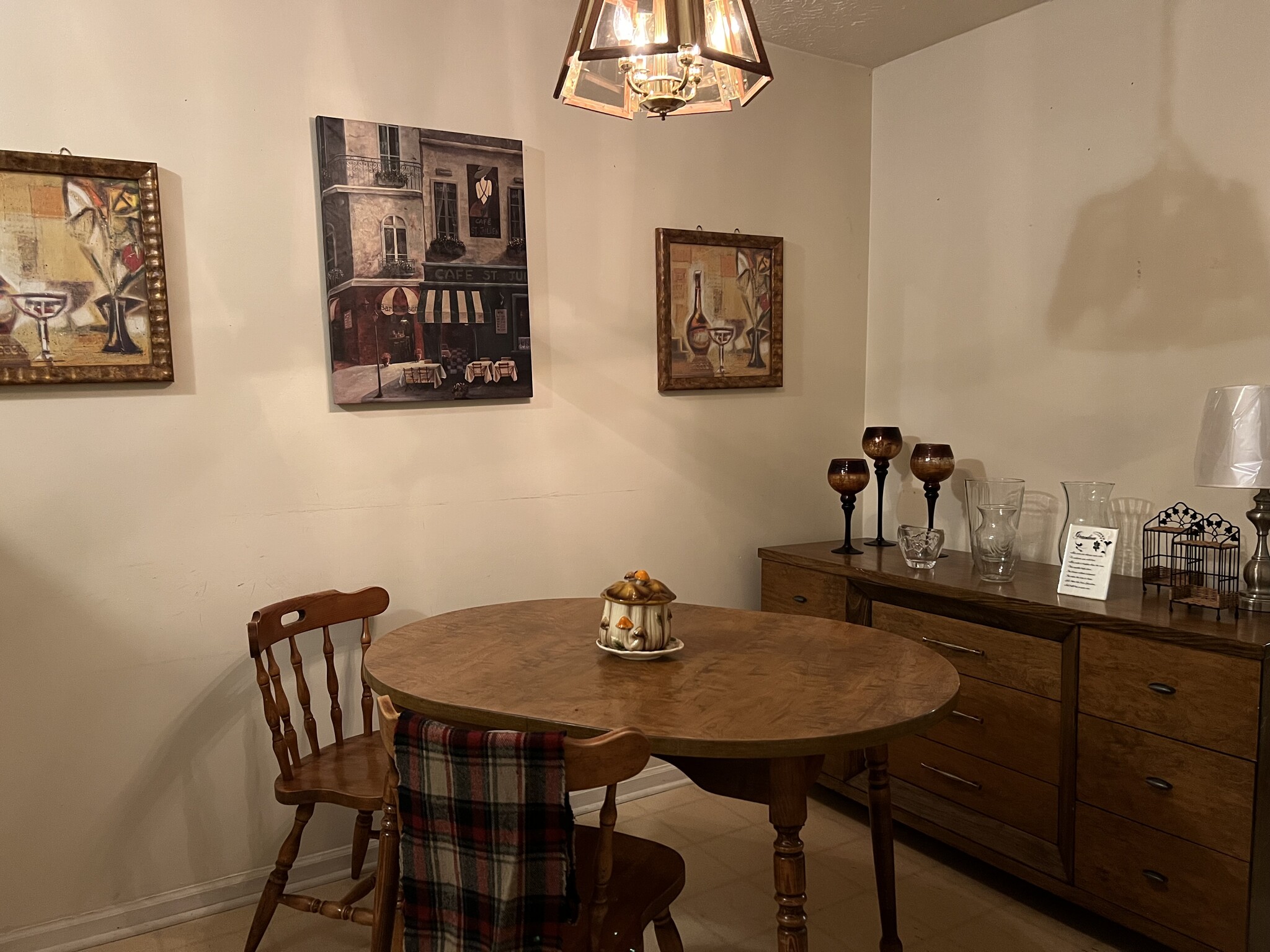 Side B Dining Area - 589 Eureka Springs Dr