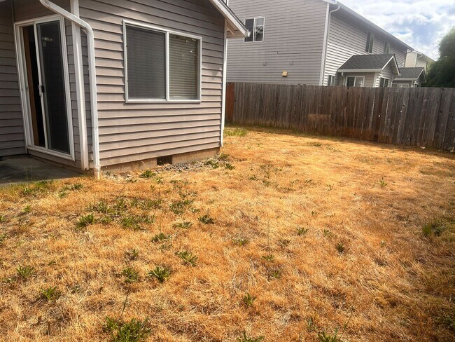 Building Photo - Charming Battle Ground Two-Story Home with Fenced Backyard!