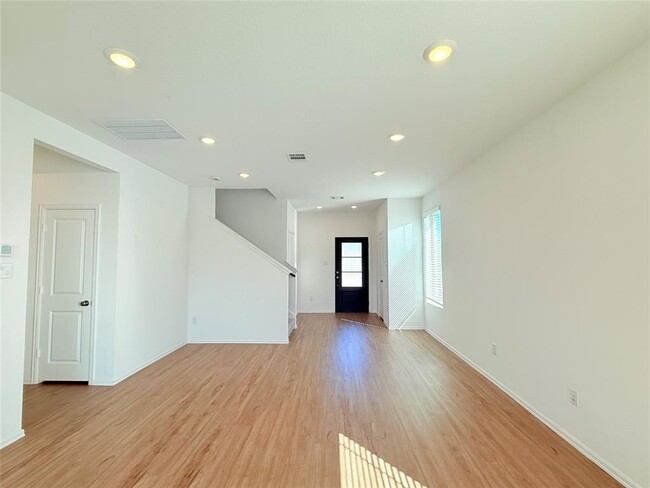 Building Photo - 6310 Barrington Clf Trl