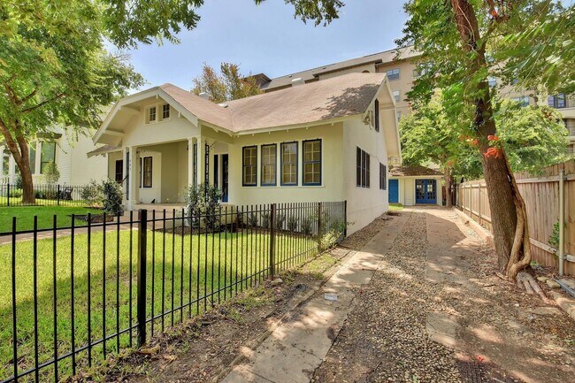 Building Photo - 903 Shoal Cliff Ct
