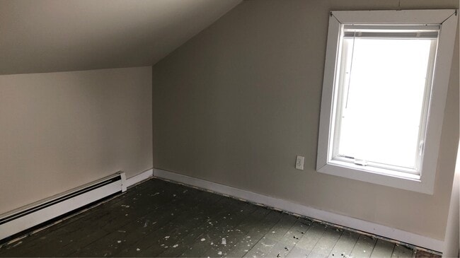 Building Photo - 307 N Warren Ave