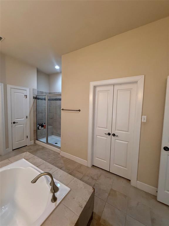 Building Photo - 404 Highland Horizon