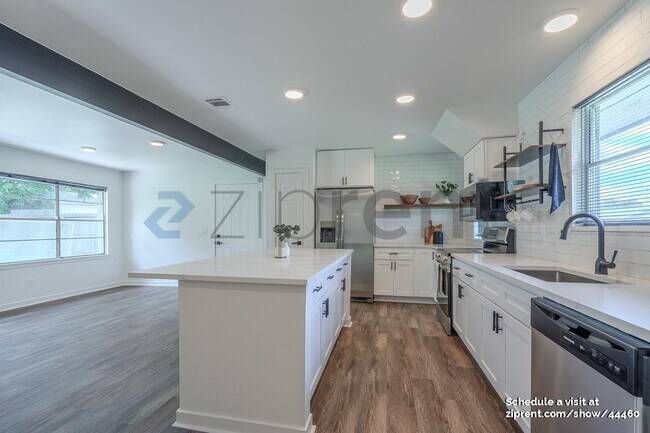 Building Photo - 4111 Beran Dr