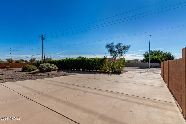 Building Photo - 8812 W Pinnacle Peak Rd