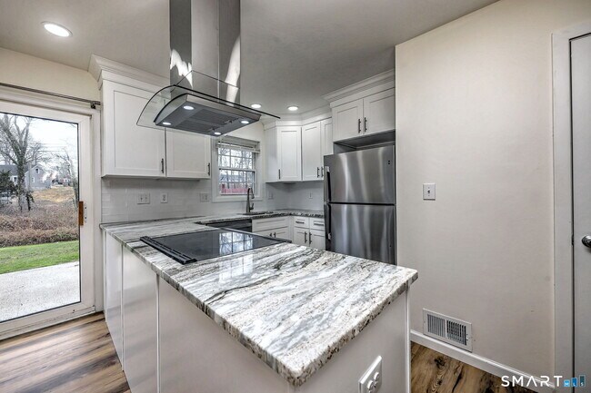 Building Photo - 65 Salem Walk