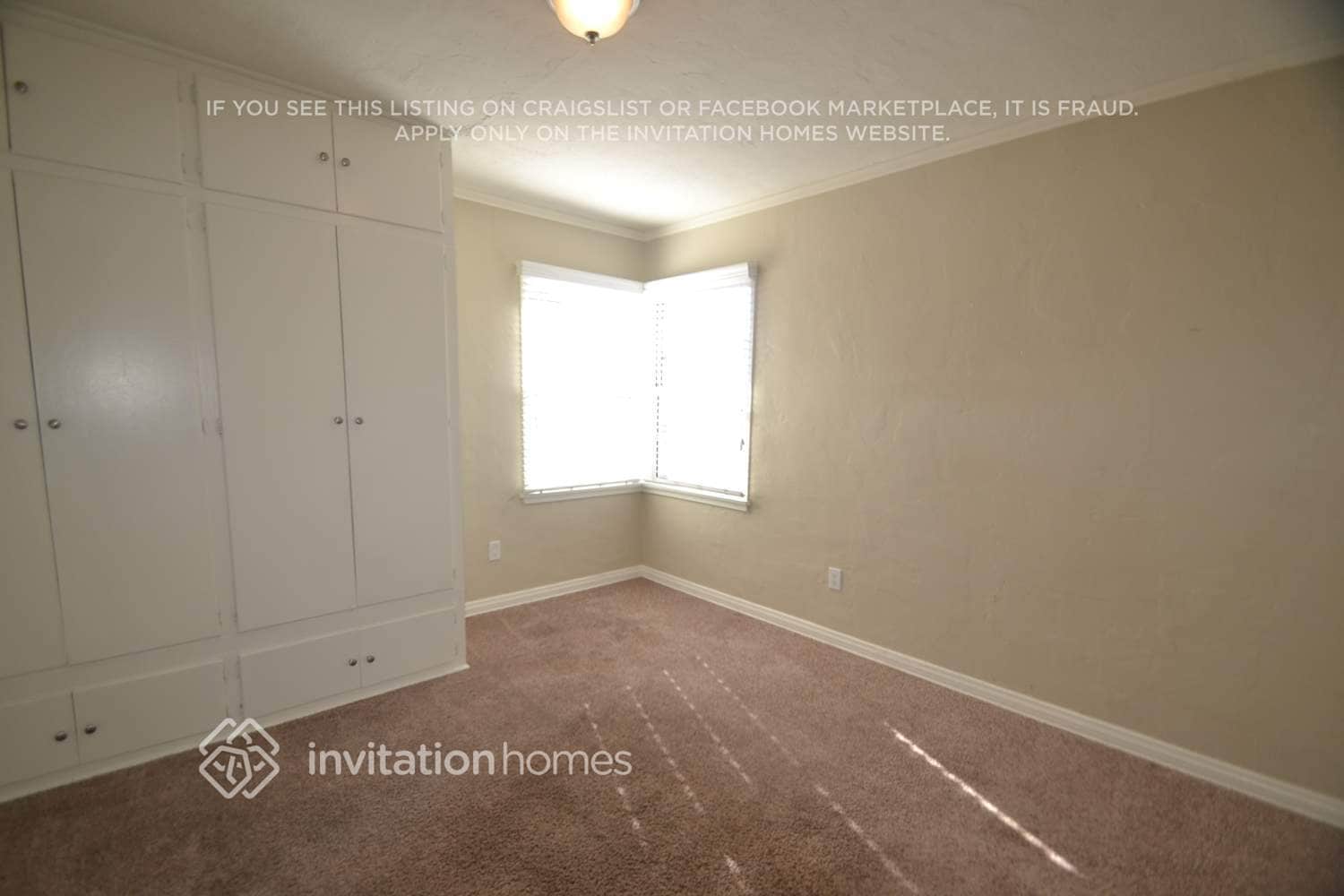 Building Photo - 720 E 67th St