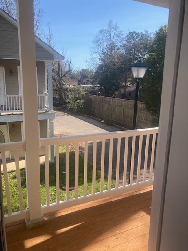 Building Photo - Gulfport 2 Bedroom