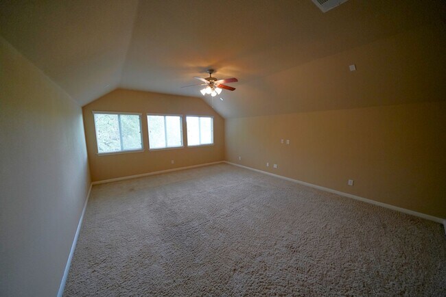 Building Photo - Beautiful Home Now Available in the Covete...