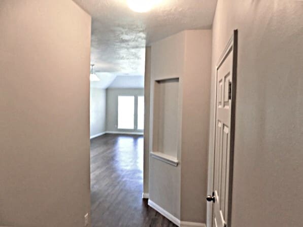 Building Photo - 3942 Hawthorn Glen Ct