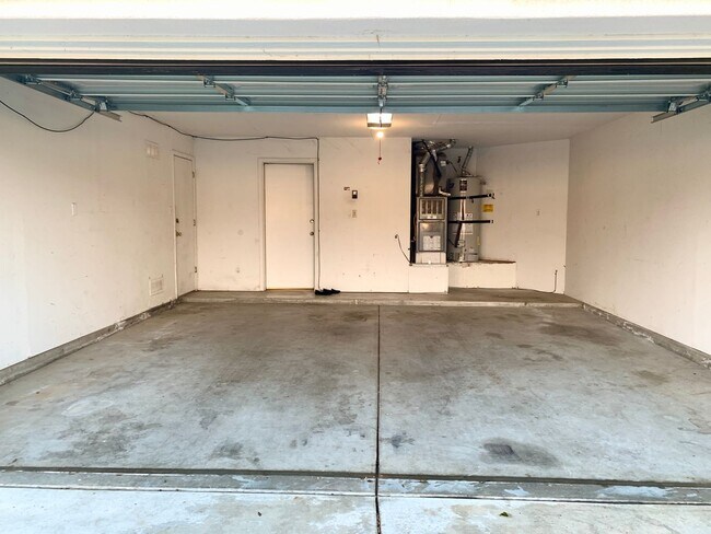 Building Photo - 8409 Tamworth St - SW - Beautiful 3 + Offi...