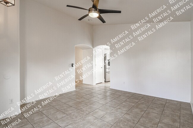 Building Photo - 12043 W Windrose Dr