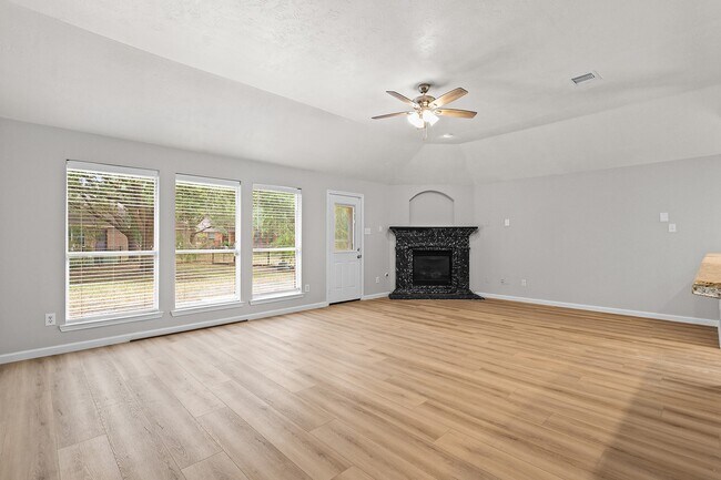 Building Photo - 25910 N Lakefair Dr