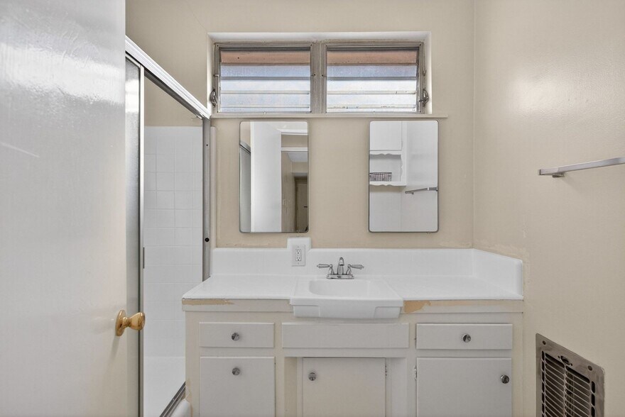 Building Photo - 3888 Potomac Ave