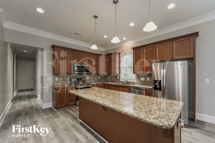 Building Photo - 12530 Druids Glen Dr