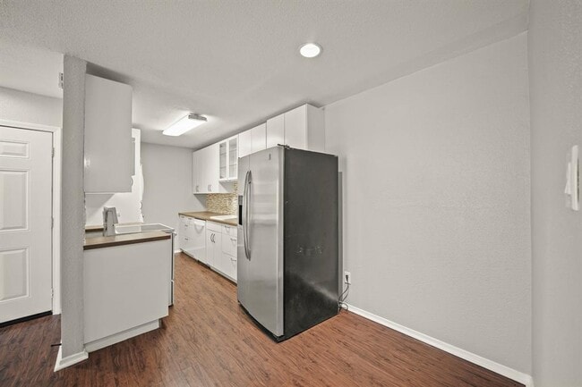 Building Photo - 2110 Wilcrest Dr