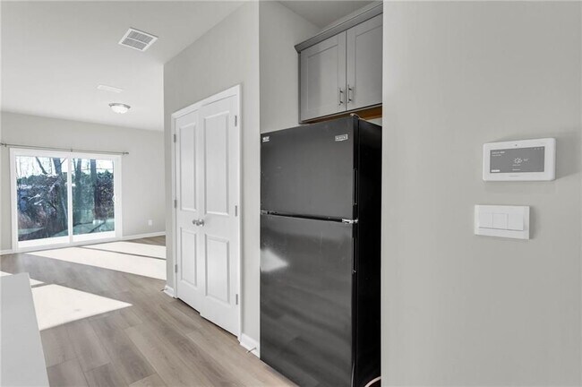 Building Photo - 1645 Villageside Ct