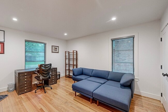 Building Photo - 4423 Springside Ln