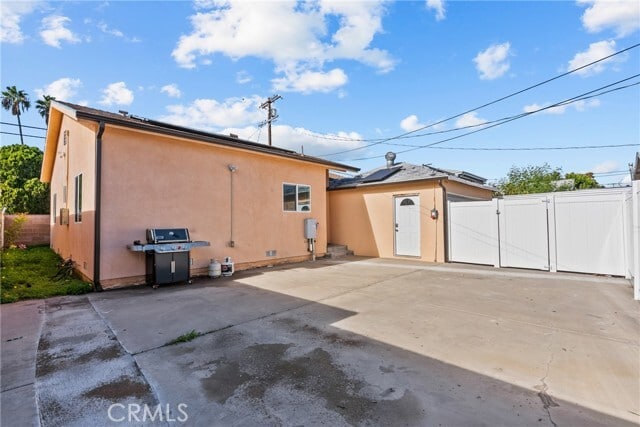 Building Photo - 7239 Kraft Ave