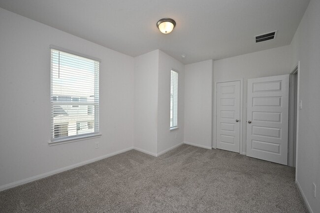 Building Photo - 4112 Farm Holw St