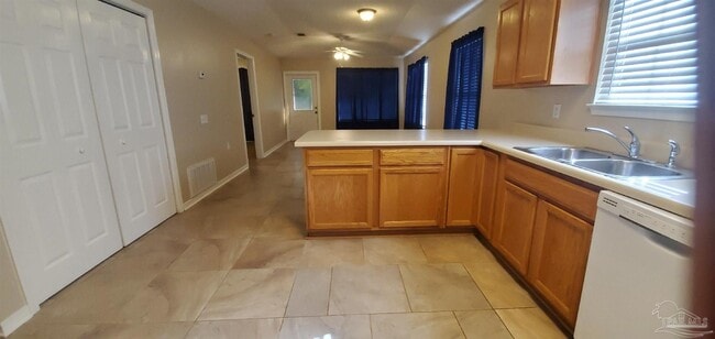 Building Photo - 2520 Trailwood Dr